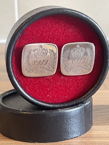 Vintage 1977 queen elizabeth - 1977,