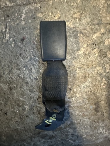 Bmw e90 rear seat - belt, buckle