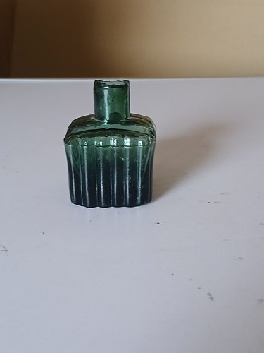 Old green shear lip - shear, glass