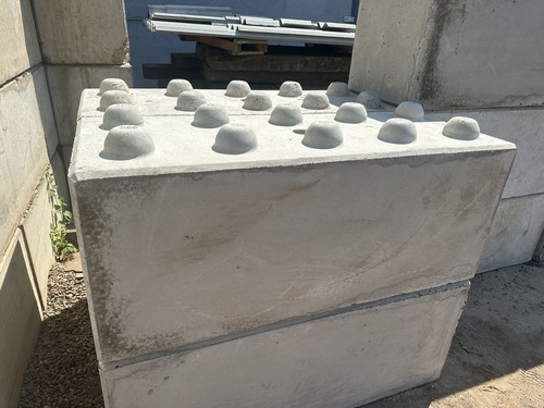 Interlocking concrete blocks - interlocking,