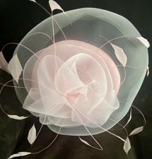 Peter Bettley London Designer Pale Pink Comb Slide Fascinator - New