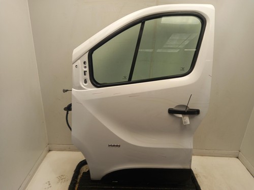 Vauxhall vivaro left front - left,