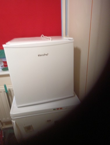 Table top freezer nearly new - table,