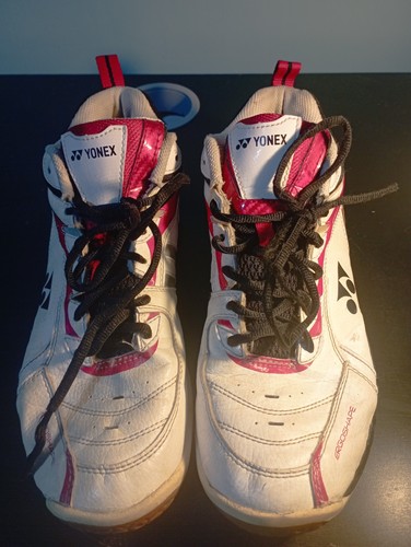 Yonex badminton shoes size - badminton, 9.5