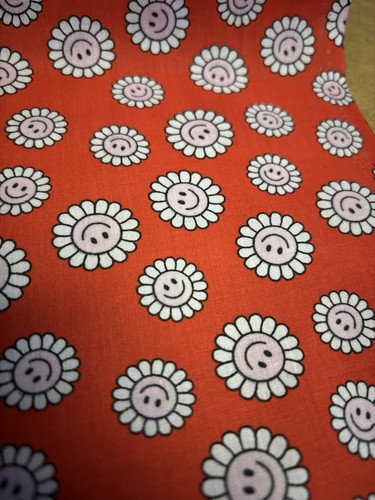 Metres red smiley - red,