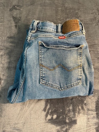 Wrangler blue jeans - 34w, 32l