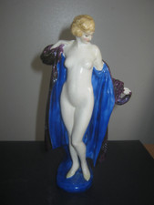 RARE ROYAL DOULTON THE BATHER HN687 ** DATED 1933 **