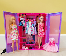 Mattel Barbie Fashionista Closet Wardrobe with 2x Dolls + Clothes + Accessories