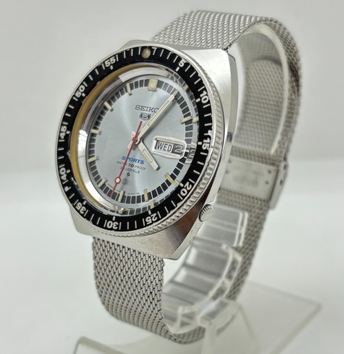 W2401 seiko 5 sports - 5,