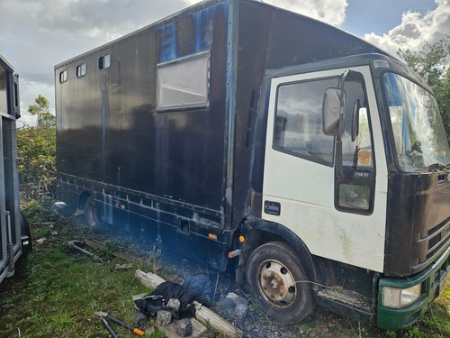 Ton ford iveco 1998 horse - 7.5,