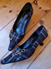 Pied a Terre – tartan kitten
