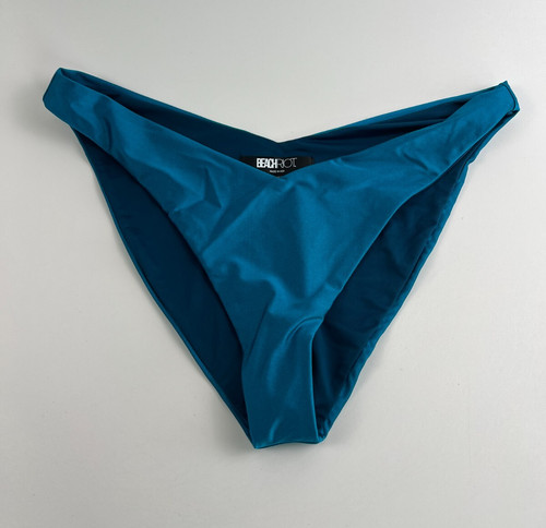 Beach riot shape - v, high