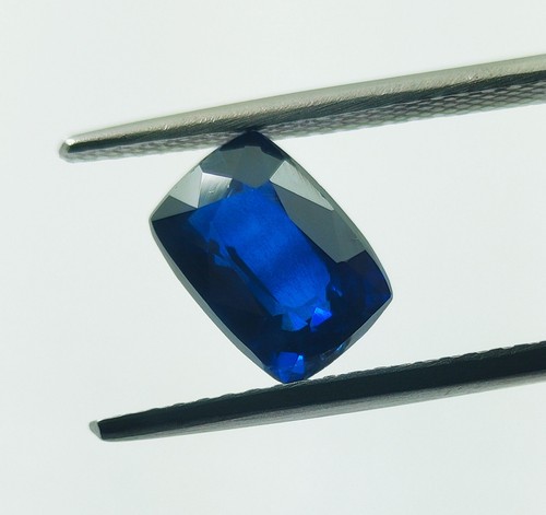 Natural blue sapphire - natural,
