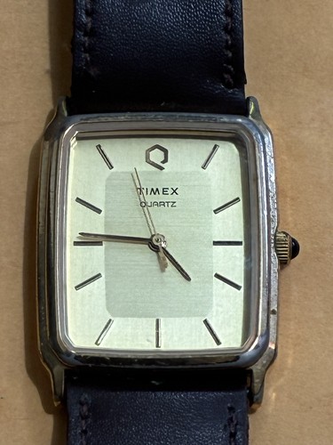 Timex watch vintage - q,