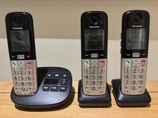 Panasonic KX-TGU433EB Triple