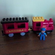 Duplo 925 Motorised Steam Train With Passenger Carriage With Motion And Sound.