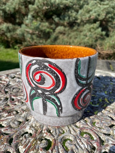 Vtg art pottery planter - planter, house