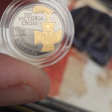 The Victoria Cross Quarter Sovereign 2018