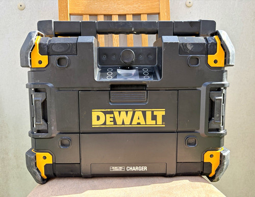 Dewalt radio for parts - dewalt,