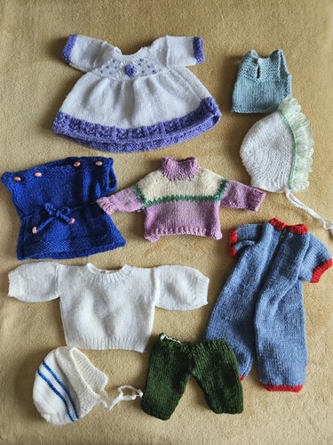 Vintage knitted dolls clothes - dolls,