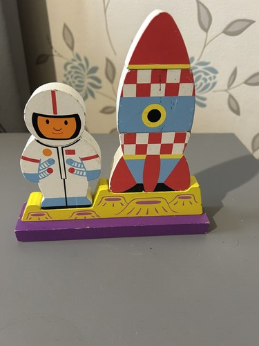 Wooden magnetic astronaut and - wooden,
