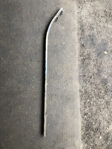 Side loading door bottom - door,