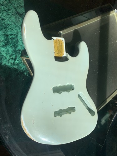 Jazz bass body nitro relic - nitro,