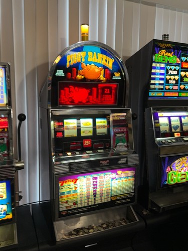 Piggy bankin slot machine - piggy, bankin'