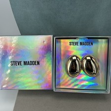 Steve Madden earrings gold