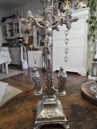 Large antique gothic - large,