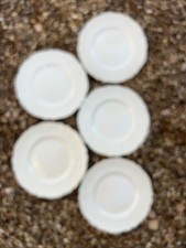 5 X Vintage Victorian Johnson Bros Ivory / Cream Embossed 10" Inch Dinner Plates