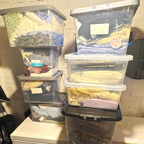 Bulk selling women clothing