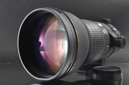 Near mint sigma af 300mm - "near,