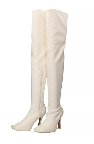 White over knee - over, thigh