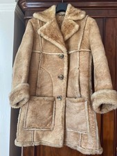 Vintage 1970s ladies beige 3/4