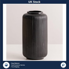 Modern Ribbed Ceramic Floral