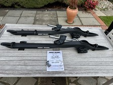  A pair of MONT BLANC 529 ‘Barracuda’ Cycle Rack Carrier, 4 keys & Instructions 