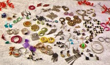 Large Mixed Lot of Broken / Scrap Costume Jewellery -  SR02