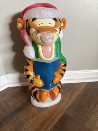 Disney tigger caroling - disney,