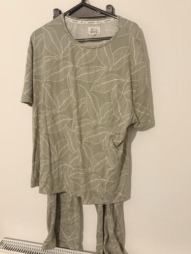 Ladies green and white leaf - green,