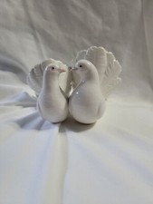 Lladro COUPLE OF DOVES KISSING