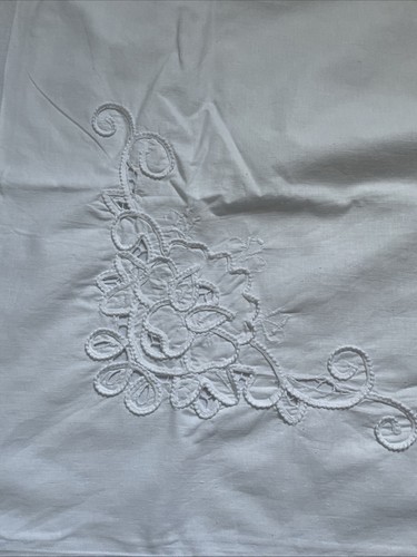 Vintage white double quilt - double,