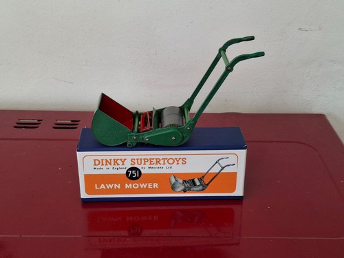 Dinky toys 751 lawn mower - lawn,