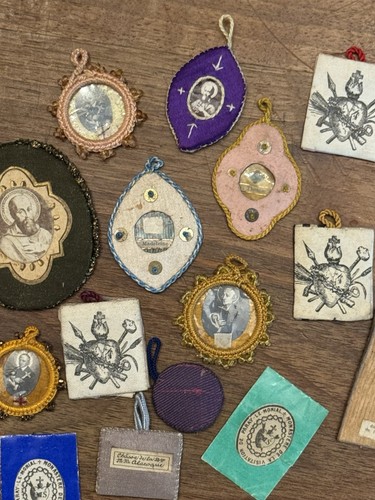 Lot sacred relics - sacred, reliquary