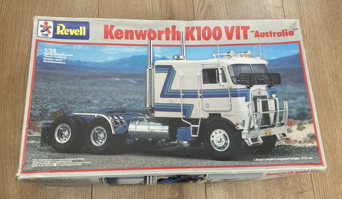 Revell model kit - model, 7437