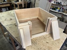 whelping box 24" square apprx