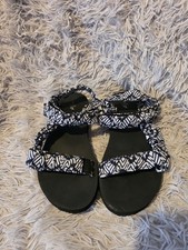 TU Sainsbury's Geo Black And