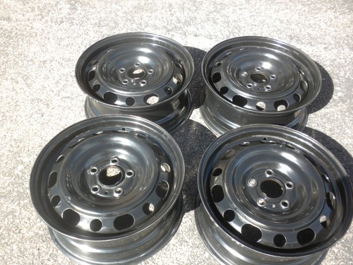 One mazda rim 16 inches - 16", 3