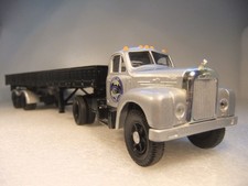 1:50 Corgi 53501 Mack B Semi Dropside - Port of Lionel City - VGC Boxed no load