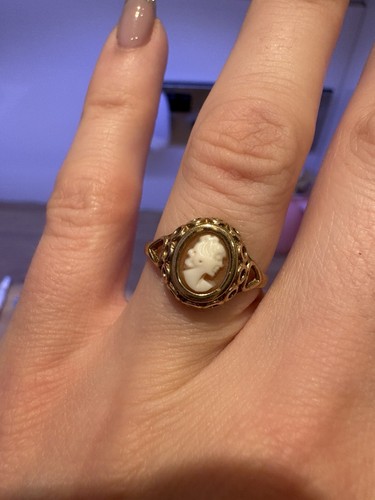 Vintage 9ct yellow gold cameo - yellow,
